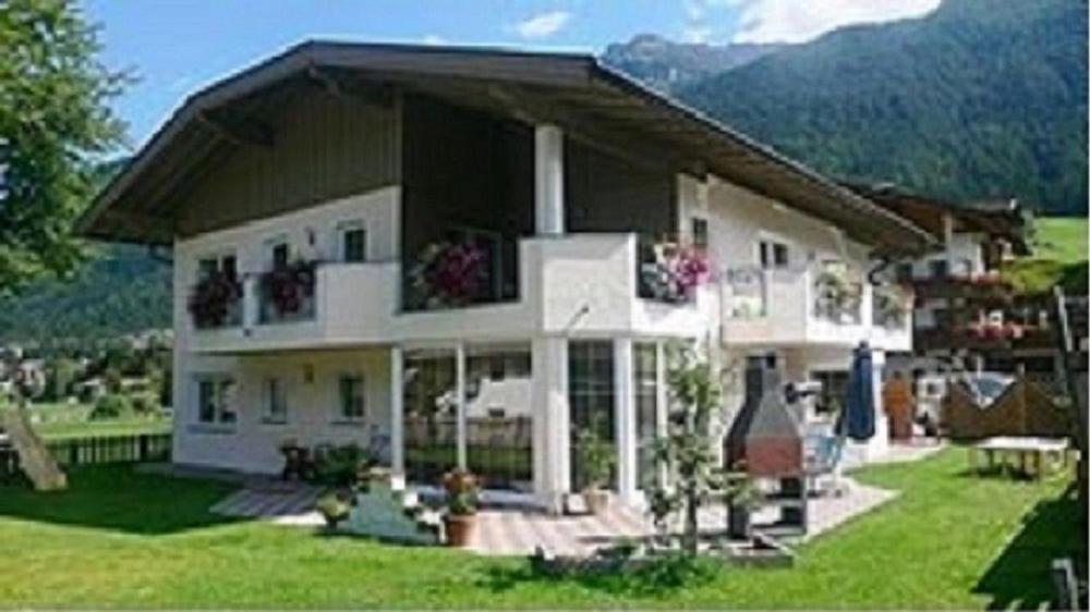 Landhaus Julian Нойштифт-им-Штубайталь Экстерьер фото